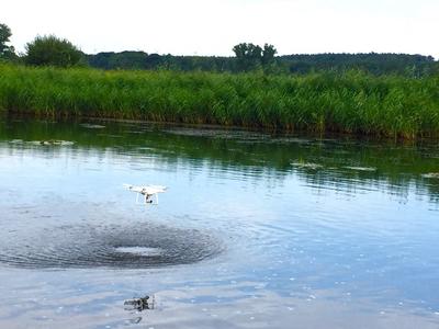 Bild vergrern: Drohne ber dem Btzower See