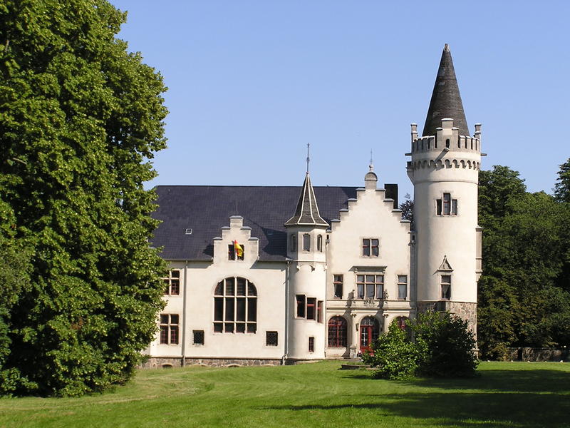 Baumgarten Schloss in Katelbogen   