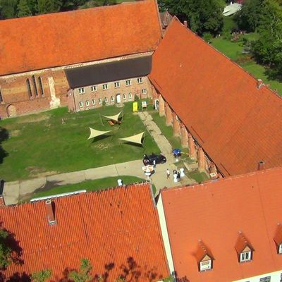 Bild vergrößern: Rühn Luftbild Klosterhof